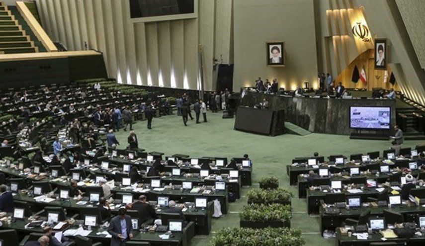 روزنامه جمهوری اسلامی: مجلس به جای اختصاص ۱۰۰۰ میلیارد تومان به &laquo;جهاد تبیین&raquo;، این پول&zwnj;ها را به کارگران و کارفرمایان بدهد