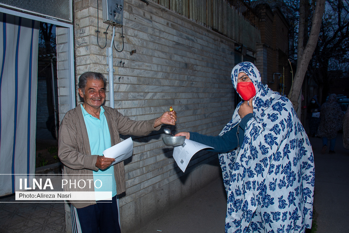 تصایر: مراسم قاشق زنی قزوینی ها در چهارشنبه آخر سال