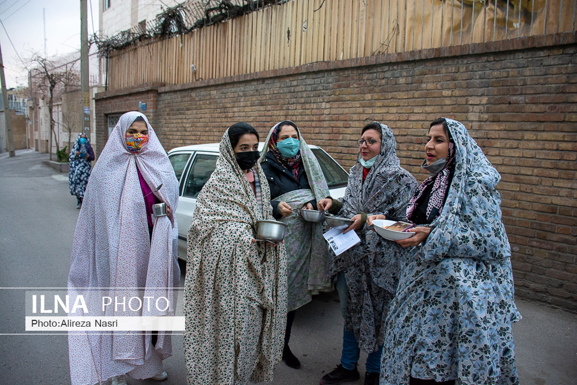 تصایر: مراسم قاشق زنی قزوینی ها در چهارشنبه آخر سال