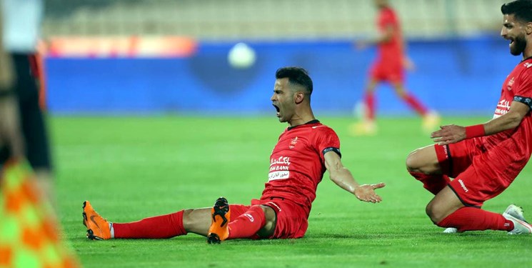 پرسپولیس۱ ـ ۰استقلال /  قرمزپوشان دربی را بردند و صدرنشین شد