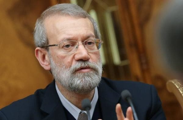 لاریجانی: تعامل هوشمندانه با غرب و همکاری سازنده با شرق، پیش‌شرط پیشرفت  اقتصادی است / اگر مخالفید، صراحتا توضیح دهید  چگونه می‌خواهید مشکلات اقتصادی را حل کنید؟