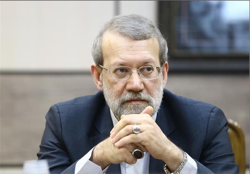 لاریجانی: کسی که امروز به مردم وعده بهشت می‌دهد، خلاف می‌گوید؛ اول باید آتش جهنم را خاموش کرد