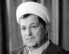 خاطرات آیت الله هاشمی رفسنجانی، ۱ خرداد ۱۳۷۷: از رحیم صفوی برای سخنران پیش از خطبه نماز جمعه دعوت شده؛ لابد باعث رنجش سیدمحمد خاتمی است