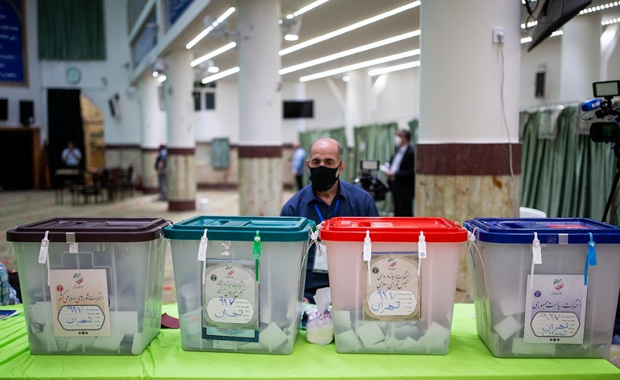 پایان اخذ رای در شعب سراسر کشور / رای‌گیری از افراد حاضر در شعبه ها ادامه خواهد یافت