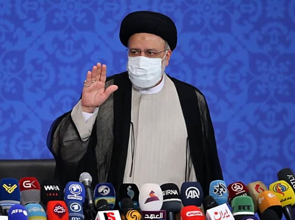 امکان دیدار با رییس&zwnj;جمهور آمریکا برای حل مشکل تحریم&zwnj;ها؟ خیر / درمورد منطقه با آمریکا مذاکره نمی&zwnj;کنیم / از برجام خاطره خوشی نداریم، چون آورده&zwnj;ای نداشت
