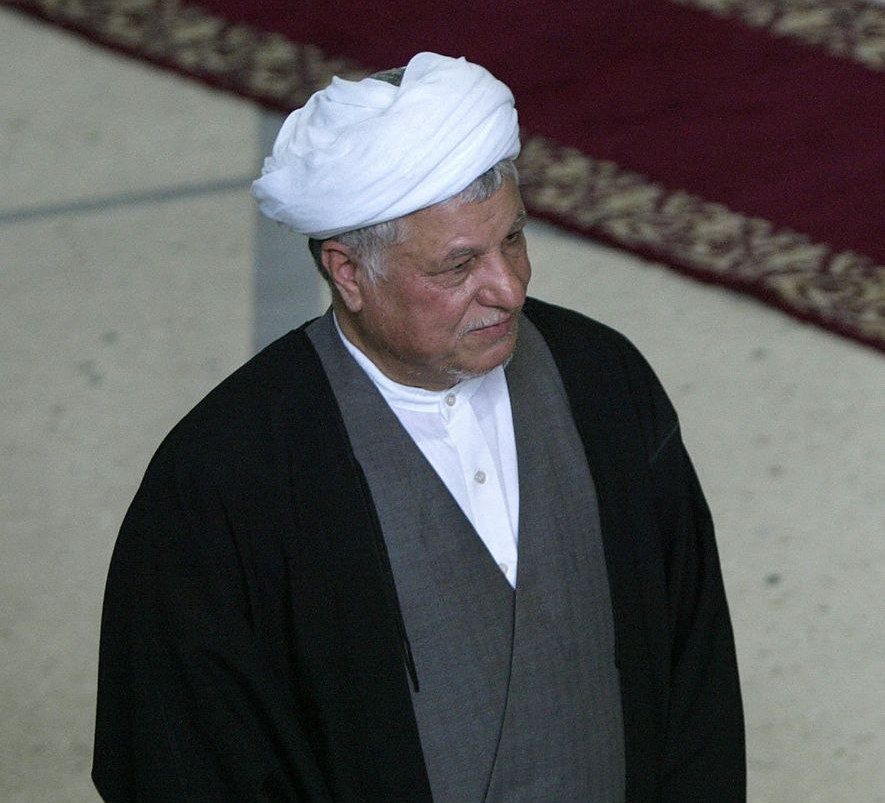 خاطرات آیت الله هاشمی رفسنجانی، ۱۹ تیر ۱۳۷۷: برخلاف پيش‌بينى «ميلیتاراويچ» اهل اسلواكى، در تهران زلزله‌اى رخ نداد