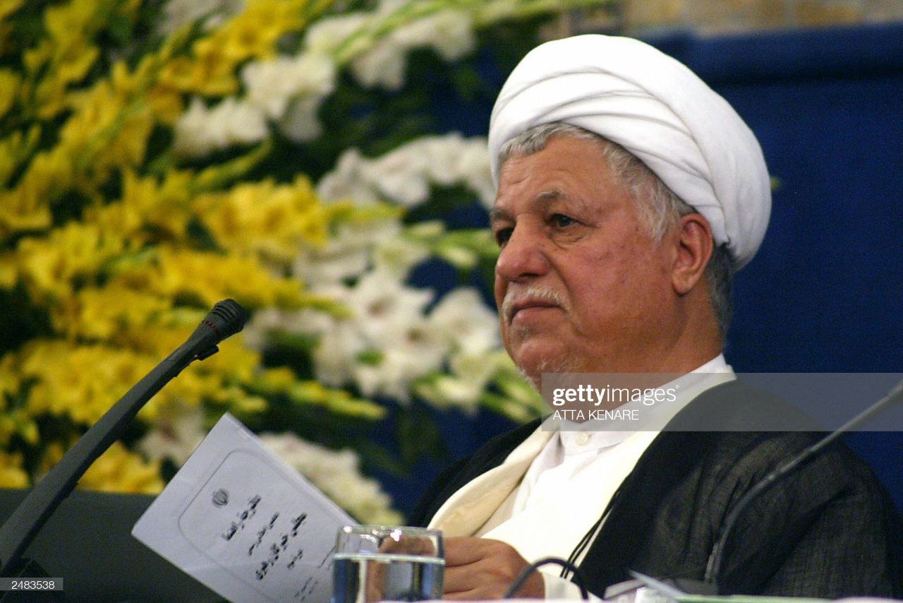 خاطرات آیت الله هاشمی رفسنجانی، ۲۰ تیر ۱۳۷۷: محسن رضایی از پناهندگی پسرش به آمریکا خیلی ناراحت و کلافه است؛ اکنون در کنترل سیا است / خاتمی گفت شمخانی را برای وزارت کشور مناسب نمی‌داند، گفت در جریان استیضاح عبدالله نوری معاونان شمخانی علیه نوری فعالیت می‌کردند / در مورد وزارت کشور با وزارت موسوی خوئینی‌ها مخالفت شده، البته خود خوئینی‌ها هم موافق نیست