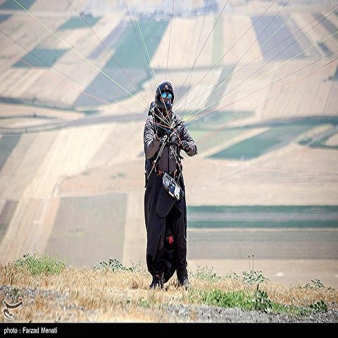 تصاویر: مسابقات آزاد پاراگلایدر در کرمانشاه