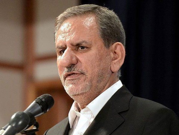 جهانگیری: کشور در سال ۹۲ در شرایط اوج اختلافات بود به گونهای که رئیس جمهور وقت علیه رئیس مجلس و رئیس قوه قضائیه نوار پخش می کرد / روحانی قبل از دوران ریاست جمهوری گنجینه اسرار کشور بودند / اسرائیل آدم میفرستاد داخل نفت کش ما، آن را منفجر میکرد/ هیچ کس نگفت پول نفت چگونه جابهجا میشد / خیلی از دوستان با نادانی کامل به دولت فشار آوردند و زخم زبان زدند / برخی از سر دلسوزی خواستار استعفای دولت بودند اما ما در مقابل مردم مسئول بودیم و باید میایستادیم جهانگیری: کشور در سال ۹۲ در شرایط اوج اختلافات بود به گونهای که رئیس جمهور وقت علیه رئیس مجلس و رئیس قوه قضائیه نوار پخش می کرد / روحانی قبل از دوران ریاست جمهوری گنجینه اسرار کشور بودند / اسرائیل آدم میفرستاد داخل نفت کش ما، آن را منفجر میکرد/ هیچ کس نگفت پول نفت چگونه جابهجا میشد / خیلی از دوستان با نادانی کامل به دولت فشار آوردند و زخم زبان زدند / برخی از سر دلسوزی خواستار استعفای دولت بودند اما ما در مقابل مردم مسئول بودیم و باید میایستادیم