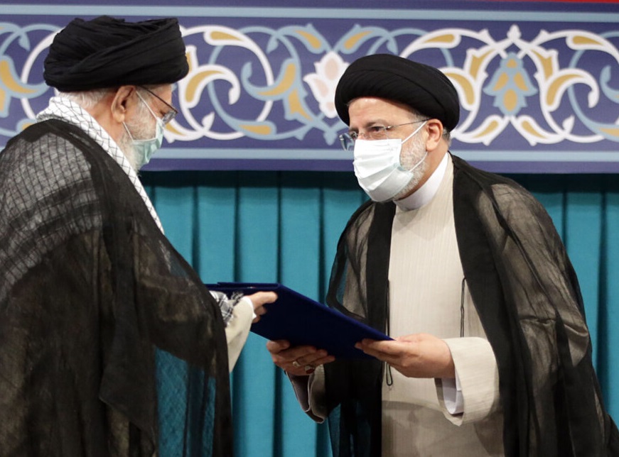 مراسم تنفیذ ریاست&zwnj;جمهوری رئیسی / رهبر معظم انقلاب در حکم تنفیذ: ملّت در شرایطی پیچیده و دشوار، با حضور پُرمعنا و عزّت&zwnj;آفرین خود، و با انتخاب شخصیّتی مردمی و عالیقدر، عزم راسخ خود را بر پیمودن مسیر نورانی انقلاب نشان دادند