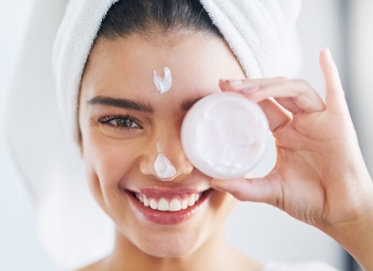 آیا محصولات مراقبت از پوست واقعا تاثیر گذار هستند؟