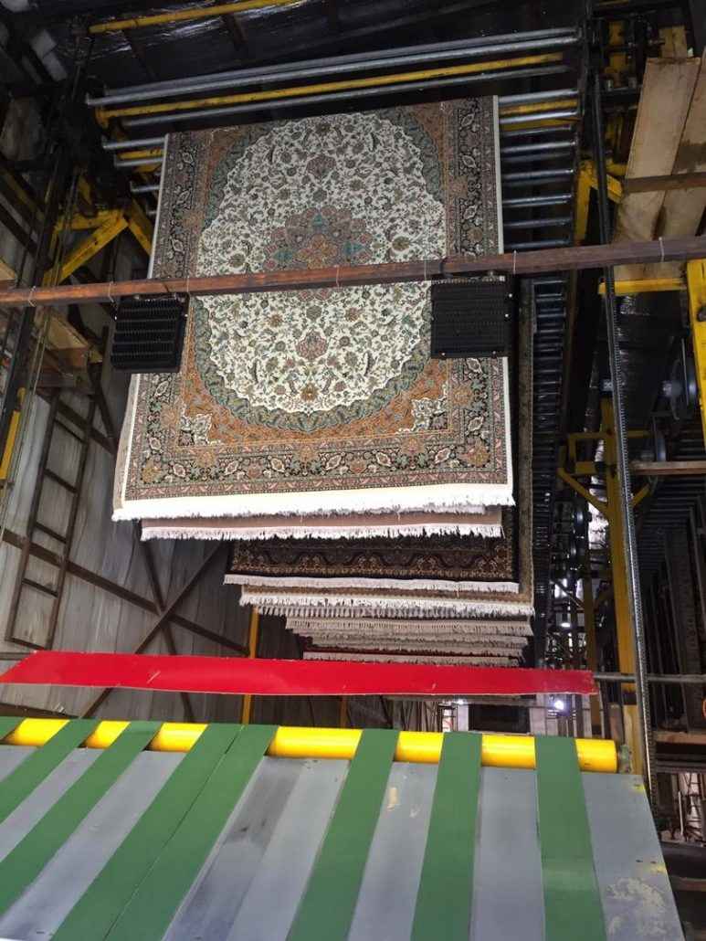 چگونه لکه بستنی شکلاتی را از فرش پاک کنیم؟ (فرش های با الیاف مصنوعی) چگونه لکه بستنی شکلاتی را از فرش پاک کنیم؟ (فرش های با الیاف مصنوعی)