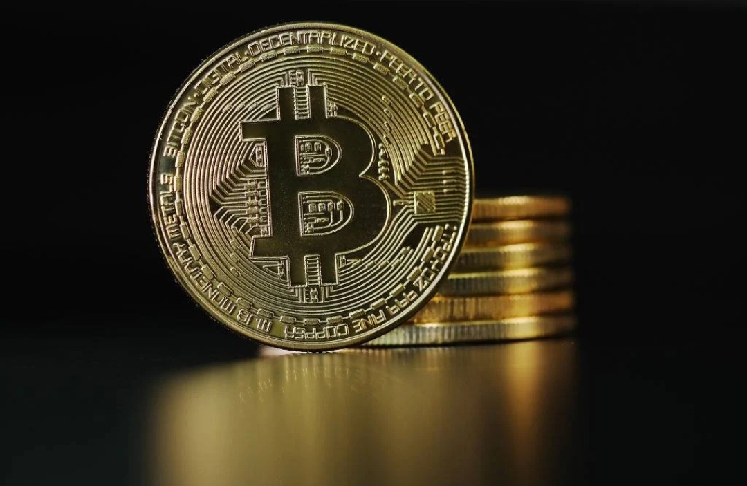 بیت کوین با رشد 4 درصدی به 33 هزار و 734 رسید