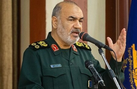سردار سلامی: کرونا را باید با یک بعثت اجتماعی و جهاد همه جانبه شکست دهیم / این ویروس بسیار مرموز، پیچیده و خطرناک است؛ نمی شود آن را به حال خود واگذار کرد