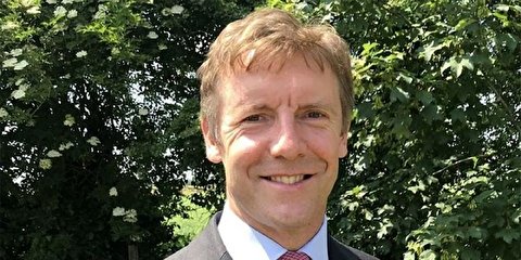 سفیر انگلیس هم عذرخواهی نکرد: ضمن احترام به مردم ایران، تاکید می کنم نیت سویی نداشتیم