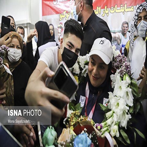 تصاویر: استقبال مردم اهواز از بانوی طلایی خوزستان در پارالمپیک توکیو