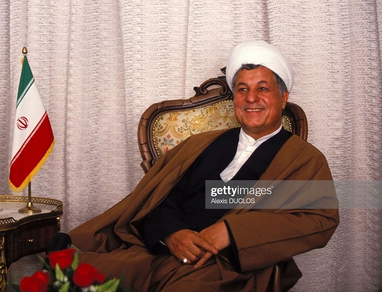 خاطرات آیت الله هاشمی رفسنجانی، ۲۹ مهر ۱۳۷۷: آقایان [احمد]شفیعى و [امیر]تهرانى از وزارت اطلاعات گفتند، مدیران روزنامه توس به زودی آزاد می‌شوند