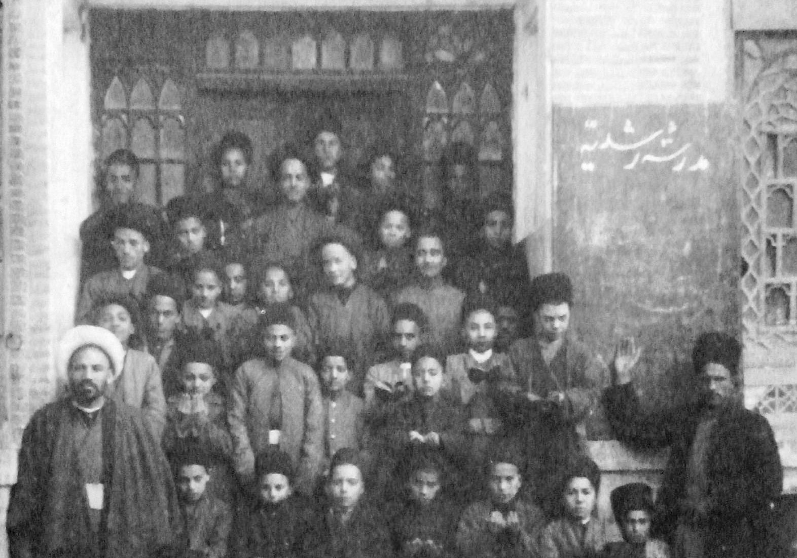 قسمت ۳/ در «دارالفنون»، پروفسورها به زبان فرانسه درس می دادند و نمی فهمیدیم؛ محمدعلی‌خان فروغی مترجم ما شده بود