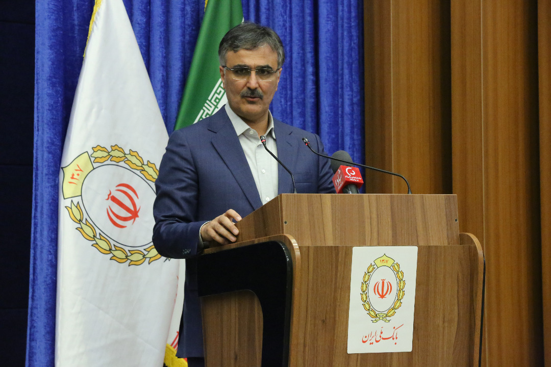 دکتر فرزین: ماشین تولید زیاندهی بانک ملی ایران باید متوقف شود دکتر فرزین: ماشین تولید زیاندهی بانک ملی ایران باید متوقف شود