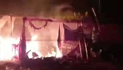ویدیو / آتش سوزی چادر های مردم متخصن در زاینده رود / پلیس خطاب به متحصنان: عده‌ای از مطالبه شما سوء استفاده می‌کنند