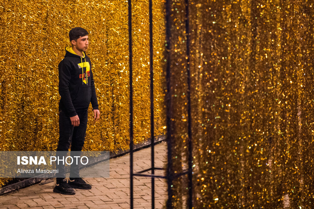 تصاویر: نور افشانی پل طبیعت در اولین شب سال ۱۴۰۱