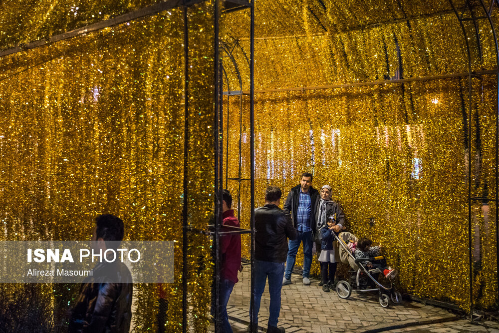 تصاویر: نور افشانی پل طبیعت در اولین شب سال ۱۴۰۱