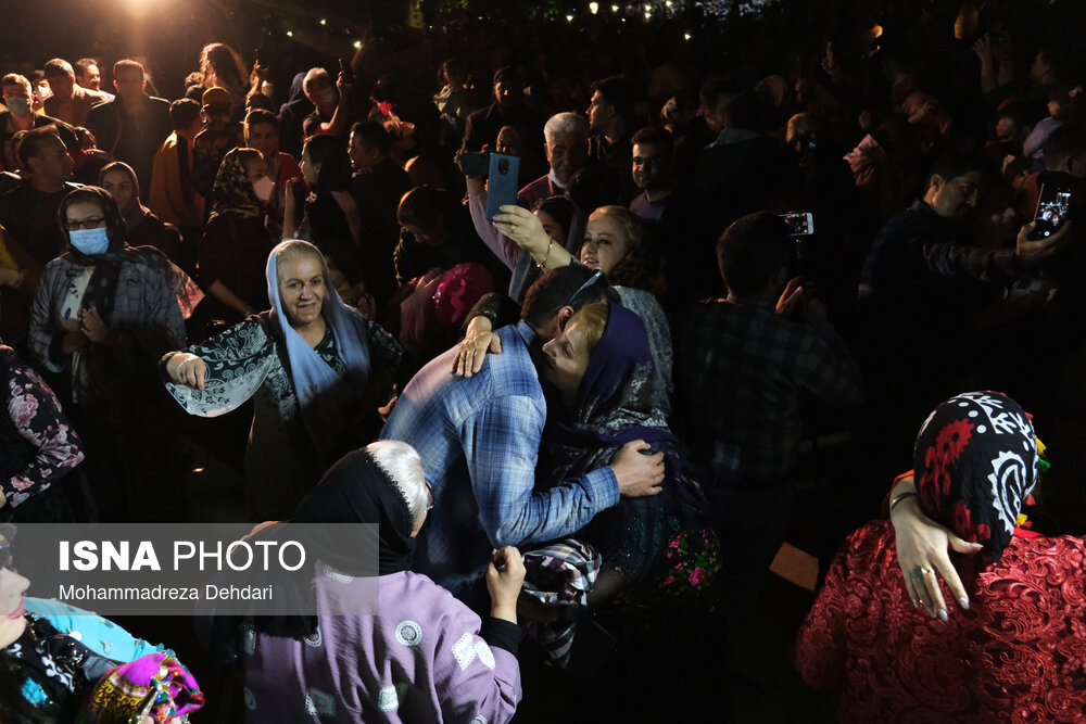 تصاویر: لحظه تحویل سال ۱۴۰۱- آرامگاه حافظیه