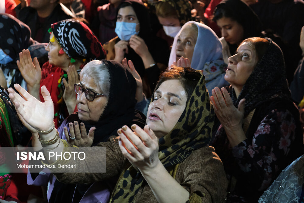 تصاویر: لحظه تحویل سال ۱۴۰۱- آرامگاه حافظیه