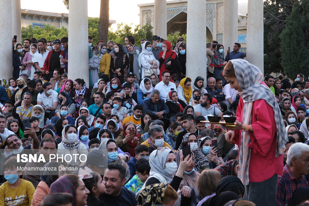 تصاویر: لحظه تحویل سال ۱۴۰۱- آرامگاه حافظیه