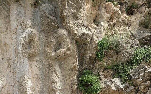 تعرض به سنگ&zwnj;نگاره ساسانی به خاطر گنج
