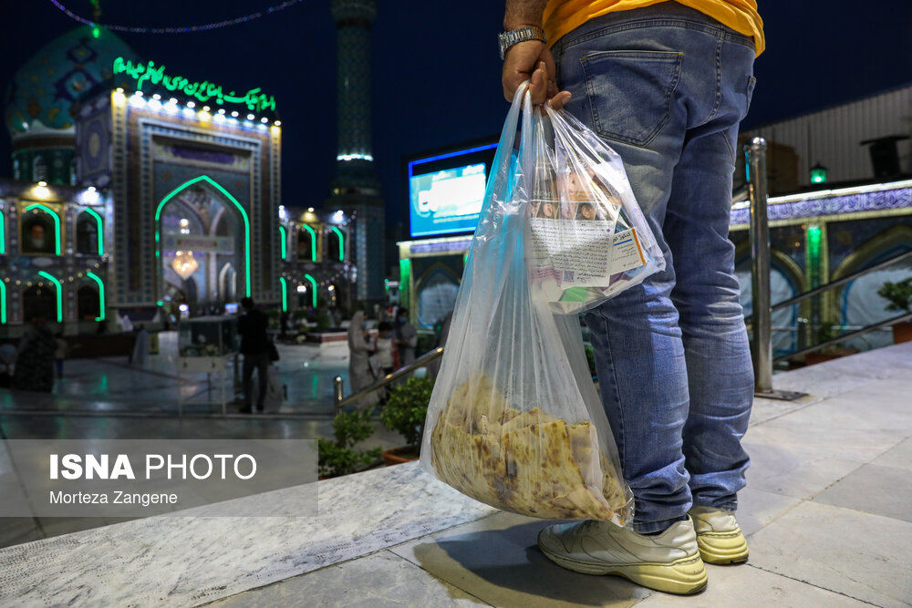 تصاویر: حوالی افطار در میدان تجریش