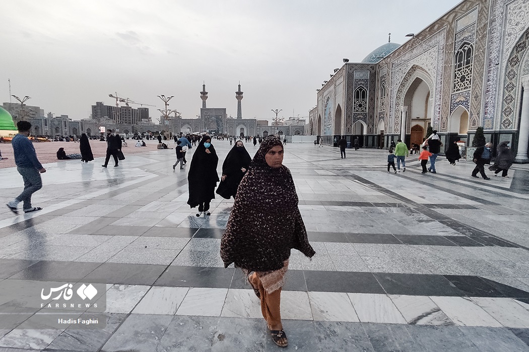 تصاویر: غروب آرام سومین روز ماه مبارک رمضان در حرم مطهر رضوی