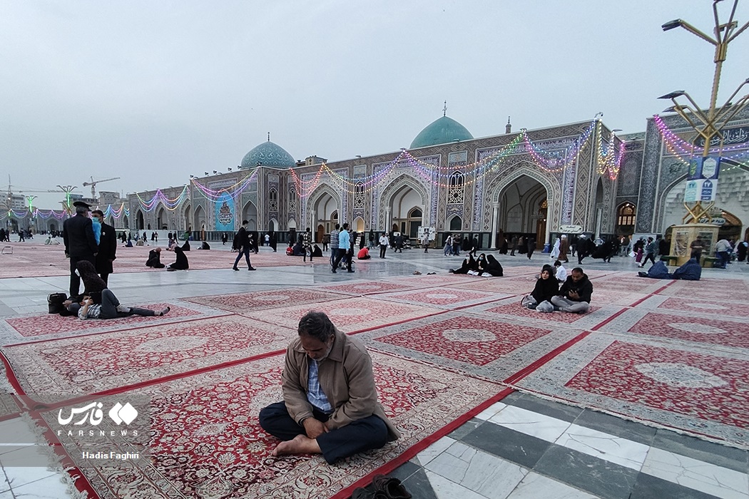 تصاویر: غروب آرام سومین روز ماه مبارک رمضان در حرم مطهر رضوی