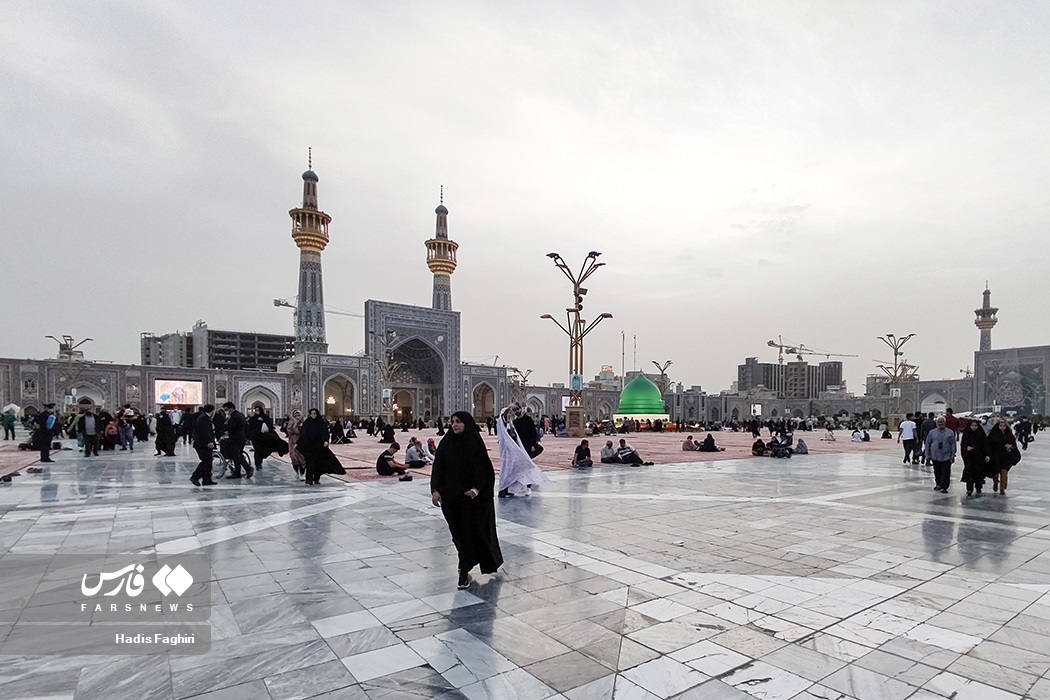 تصاویر: غروب آرام سومین روز ماه مبارک رمضان در حرم مطهر رضوی