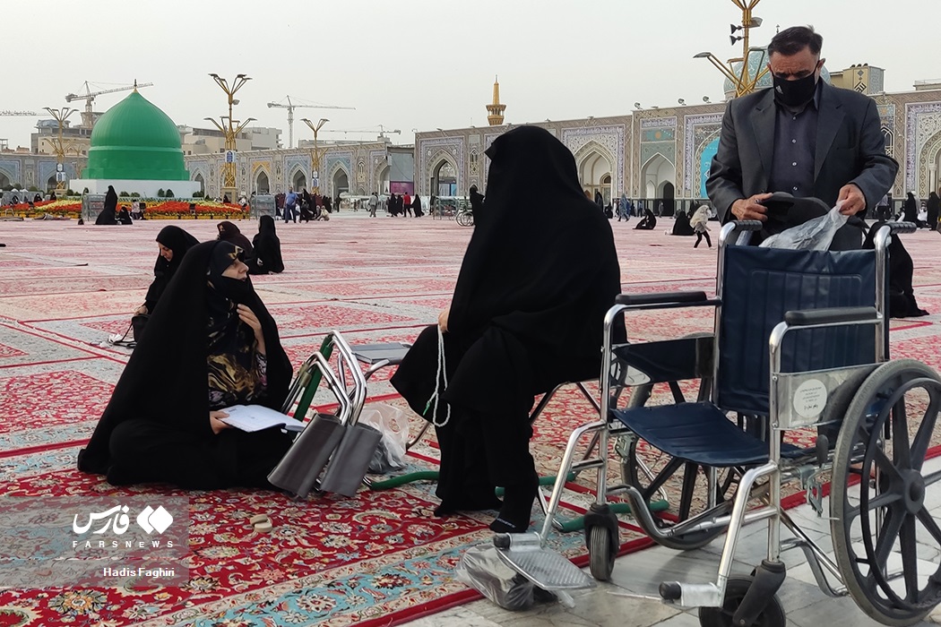 تصاویر: غروب آرام سومین روز ماه مبارک رمضان در حرم مطهر رضوی