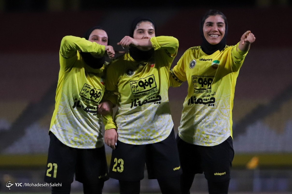 تصاویر: دیدار تیم&zwnj;های فوتبال بانوان سپاهان و هیات البرز