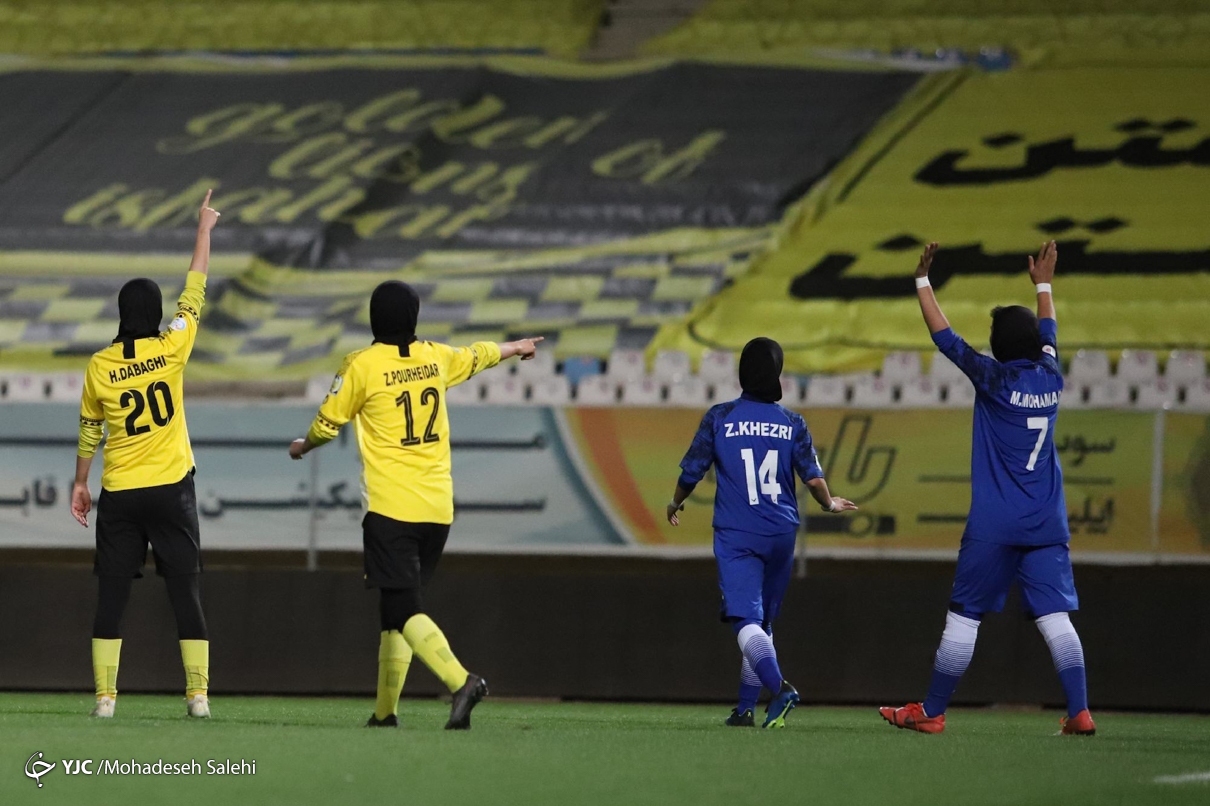 تصاویر: دیدار تیم&zwnj;های فوتبال بانوان سپاهان و هیات البرز