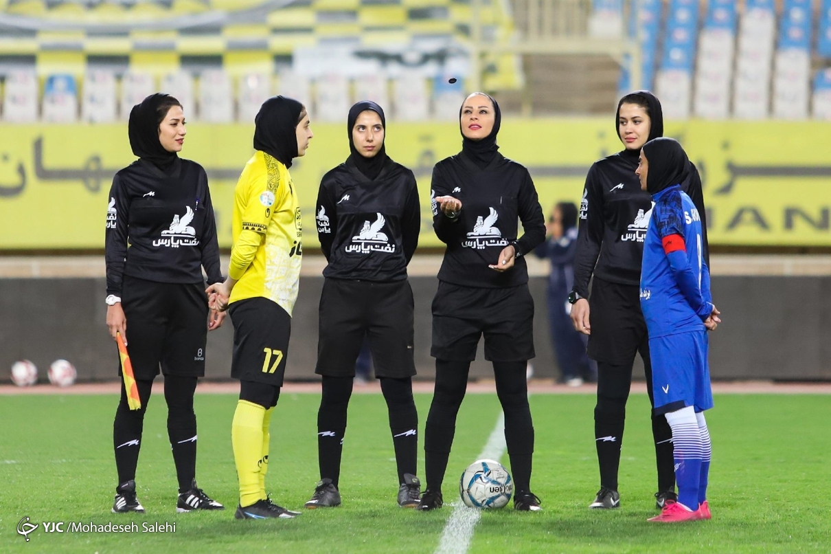 تصاویر: دیدار تیم&zwnj;های فوتبال بانوان سپاهان و هیات البرز