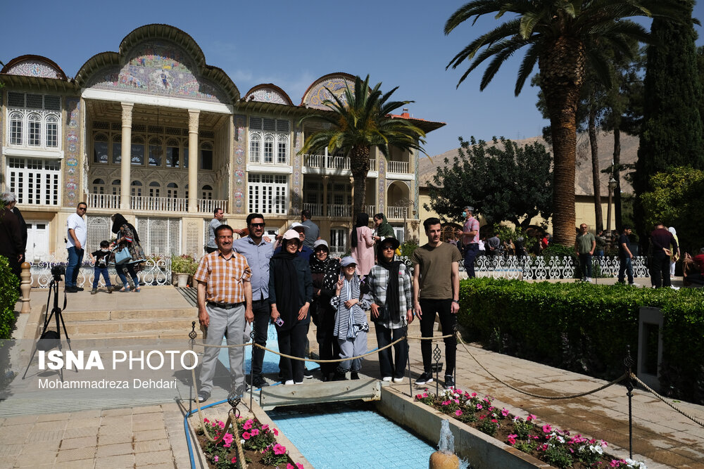 تصاویر: مسافران نوروزی -باغ ارم شیراز