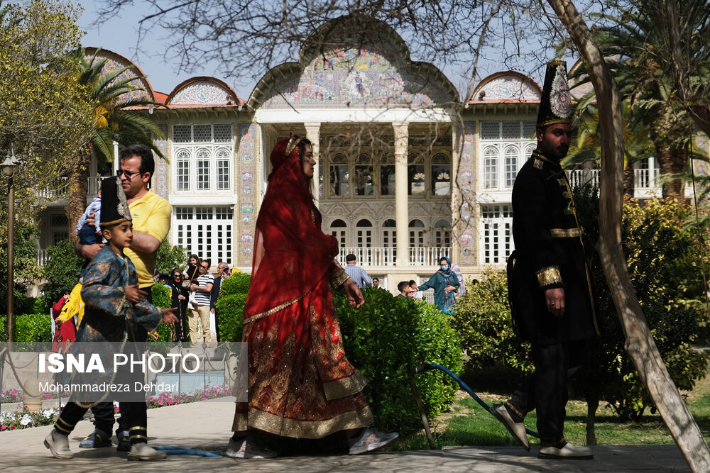 تصاویر: مسافران نوروزی -باغ ارم شیراز