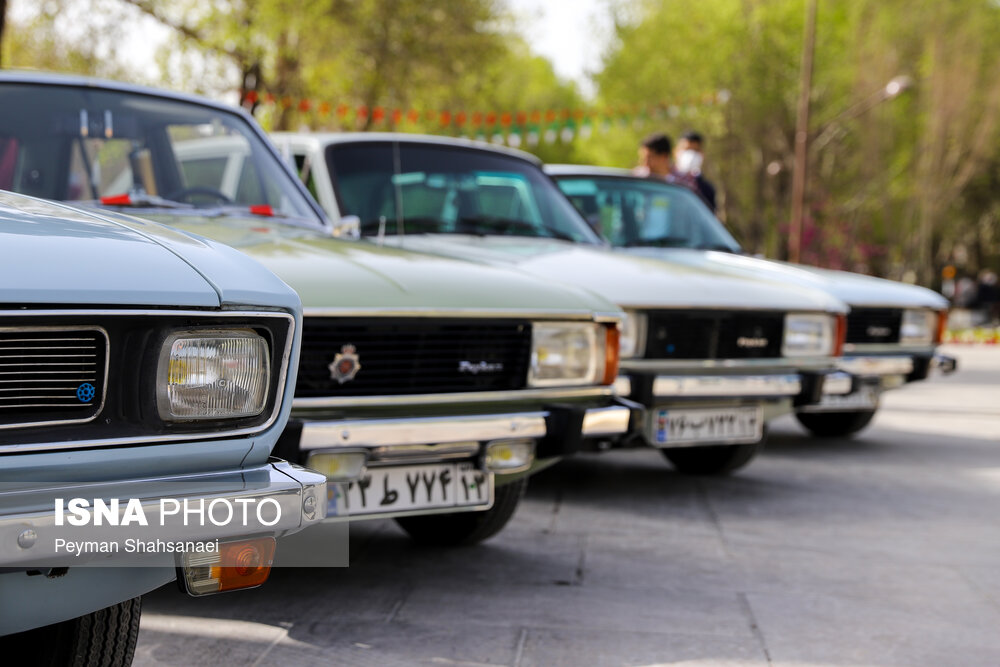 تصاویر: رالی اتومبیل‌های کلاسیک در اصفهان