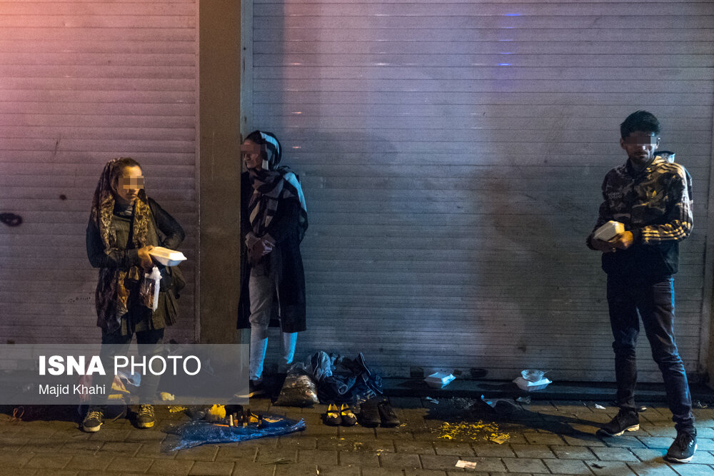 تصاویر: توزیع غذای گرم بین کارتن&zwnj; خوابها