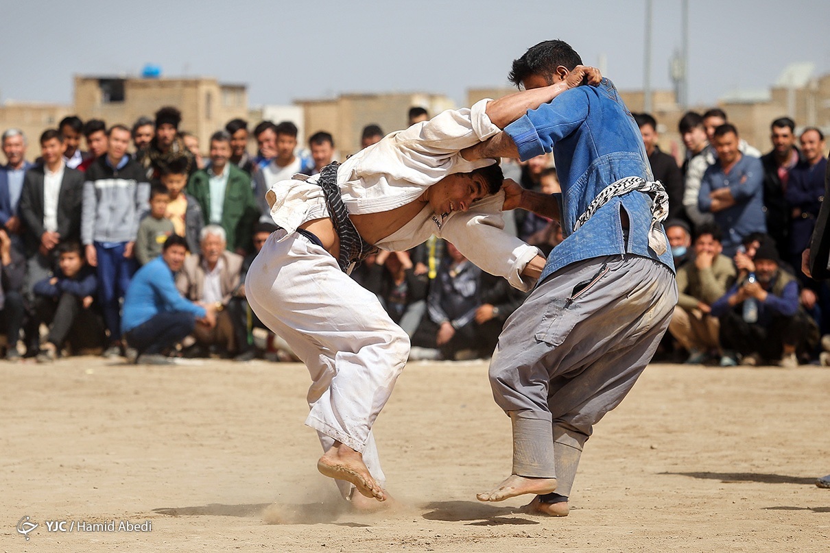 تصاویر: مسابقات نوروزی کشتی سنتی افغانستانی های مقیم قم