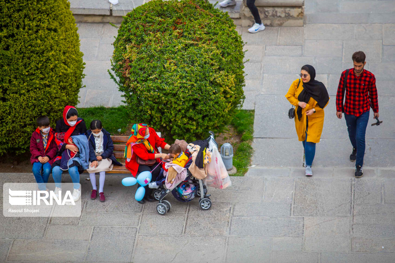 تصاویر: گردشگران نوروزی در میدان نقش جهان