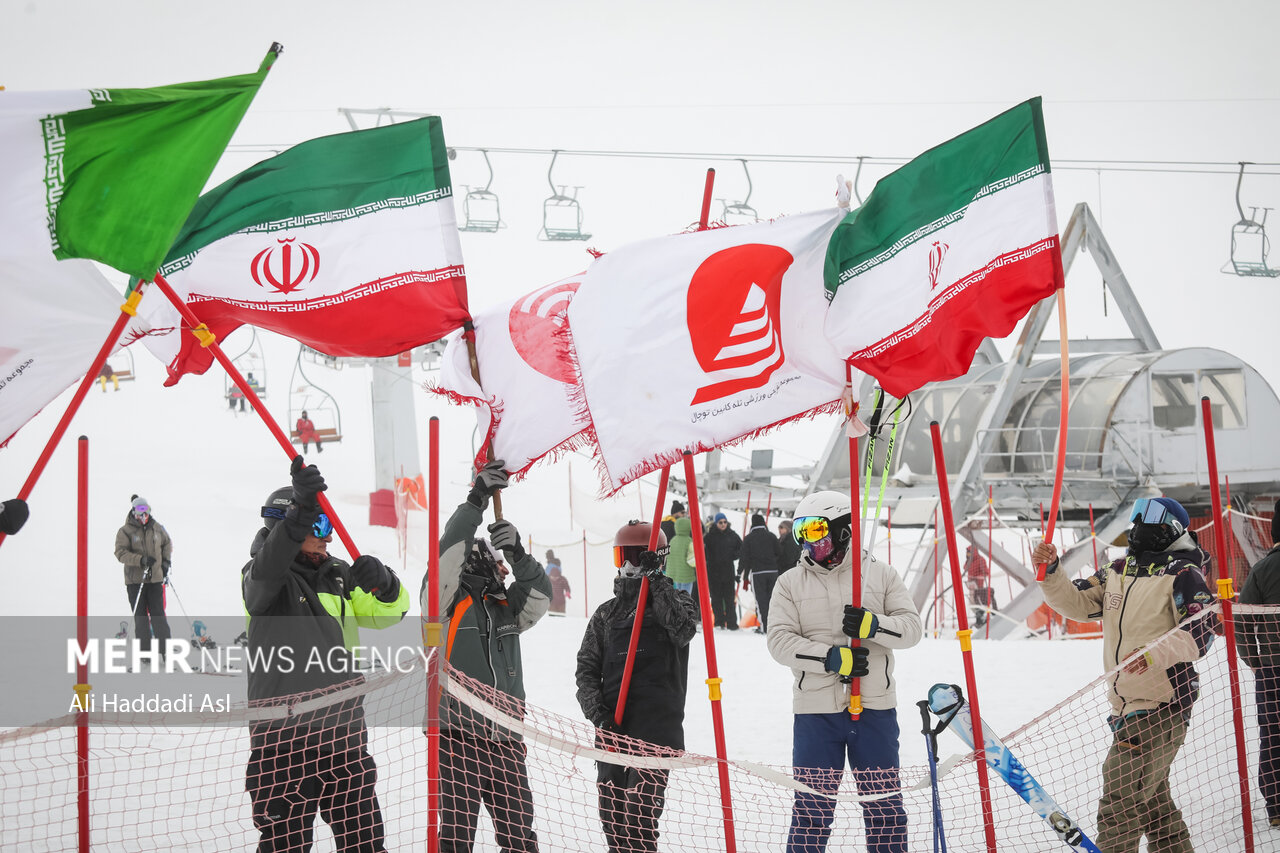 تصاویر: تقدیر از بانوان کوهنورد کشور های عضو اکو