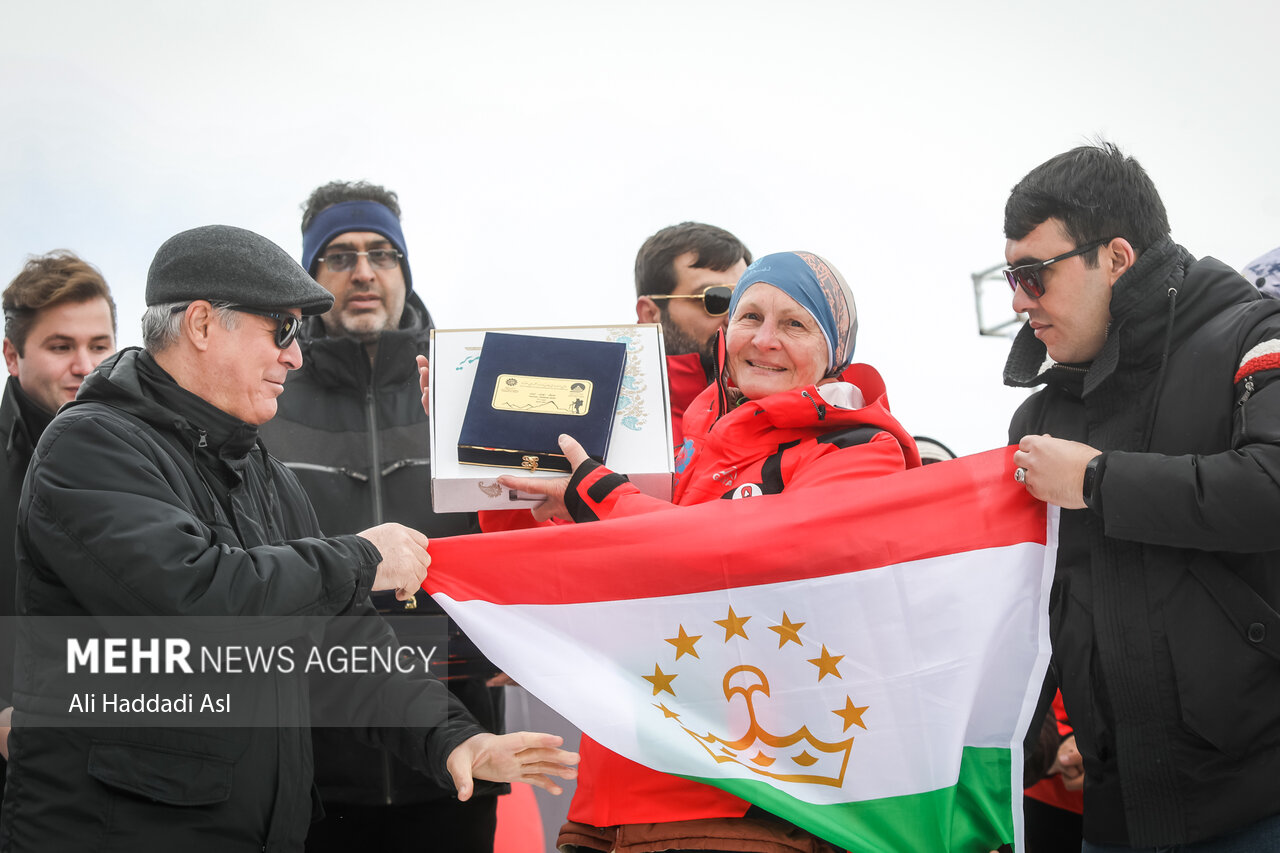 تصاویر: تقدیر از بانوان کوهنورد کشور های عضو اکو