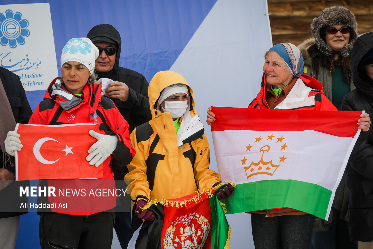 تصاویر: تقدیر از بانوان کوهنورد کشور های عضو اکو