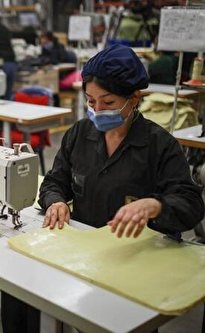 ویدیو / تولید کلاه جنگی و جلیقه ضد گلوله برای اوکراین در کلمبیا