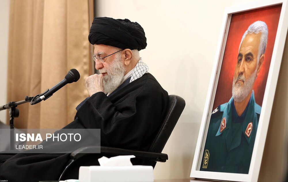 تصاویر: دیدار خانواده و اعضای ستاد بزرگداشت سردار سلیمانی با مقام معظم رهبری