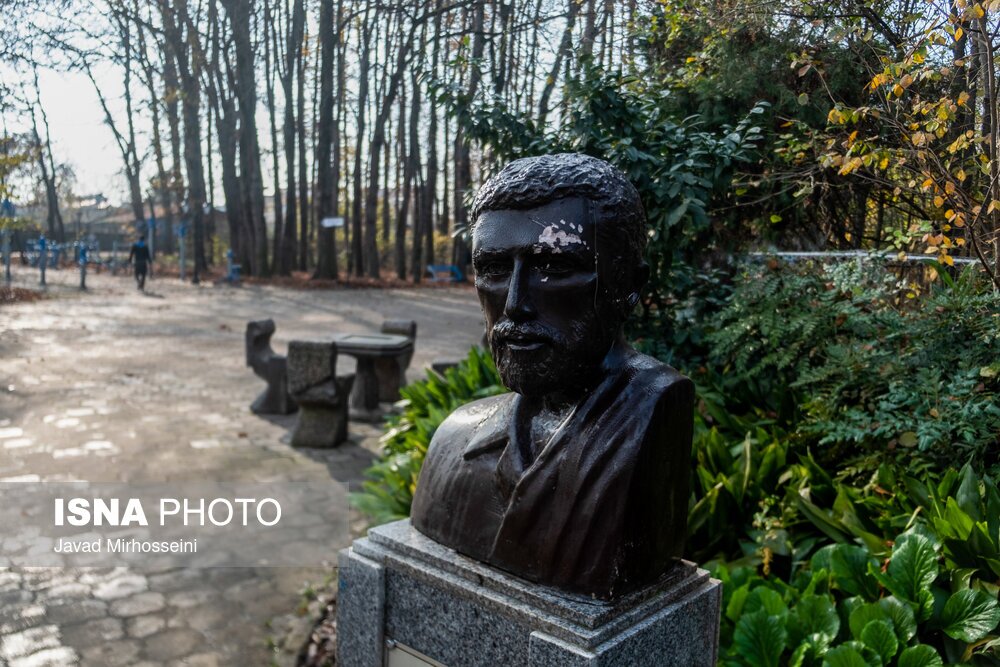 تصاویر: تندیس‌های مفاخر گیلان در رشت